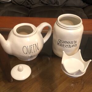 Queen's Kitchen White Ceramic Set